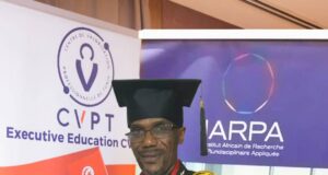Distinction internationale : Jean-Jacques Essomé Bell reçoit le titre de Docteur Honoris Causa à Dakar
